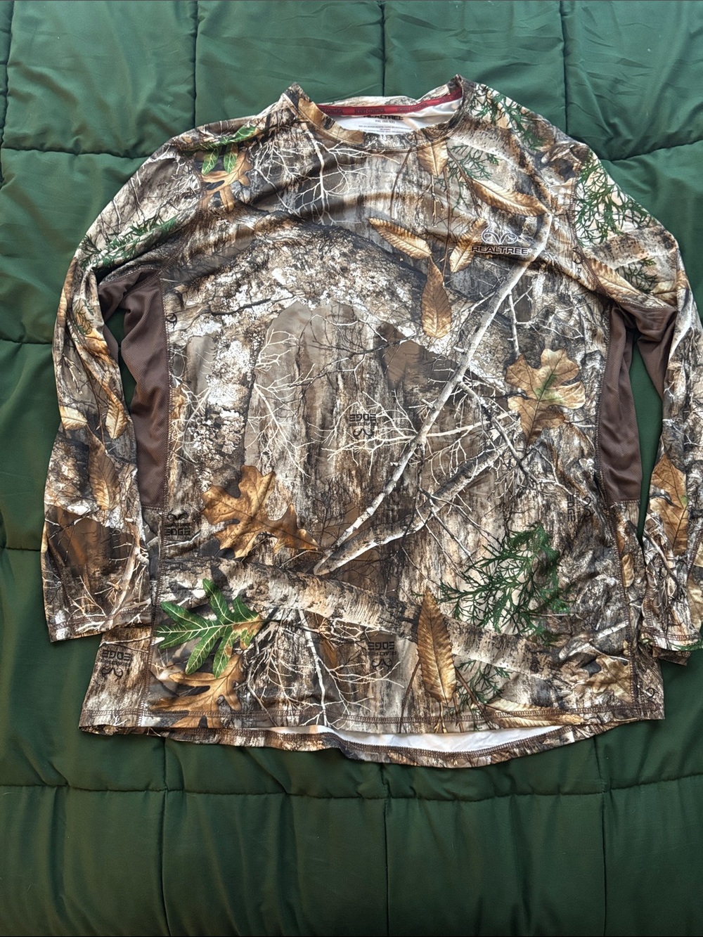 Realtree Long-Sleeve Camo Performance Shirt/Scent Control - Brown Green
